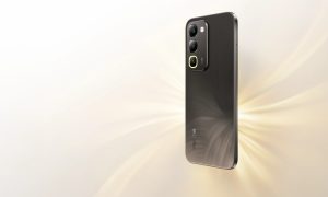 هاتف realme C100 بتصميمه الخلفي